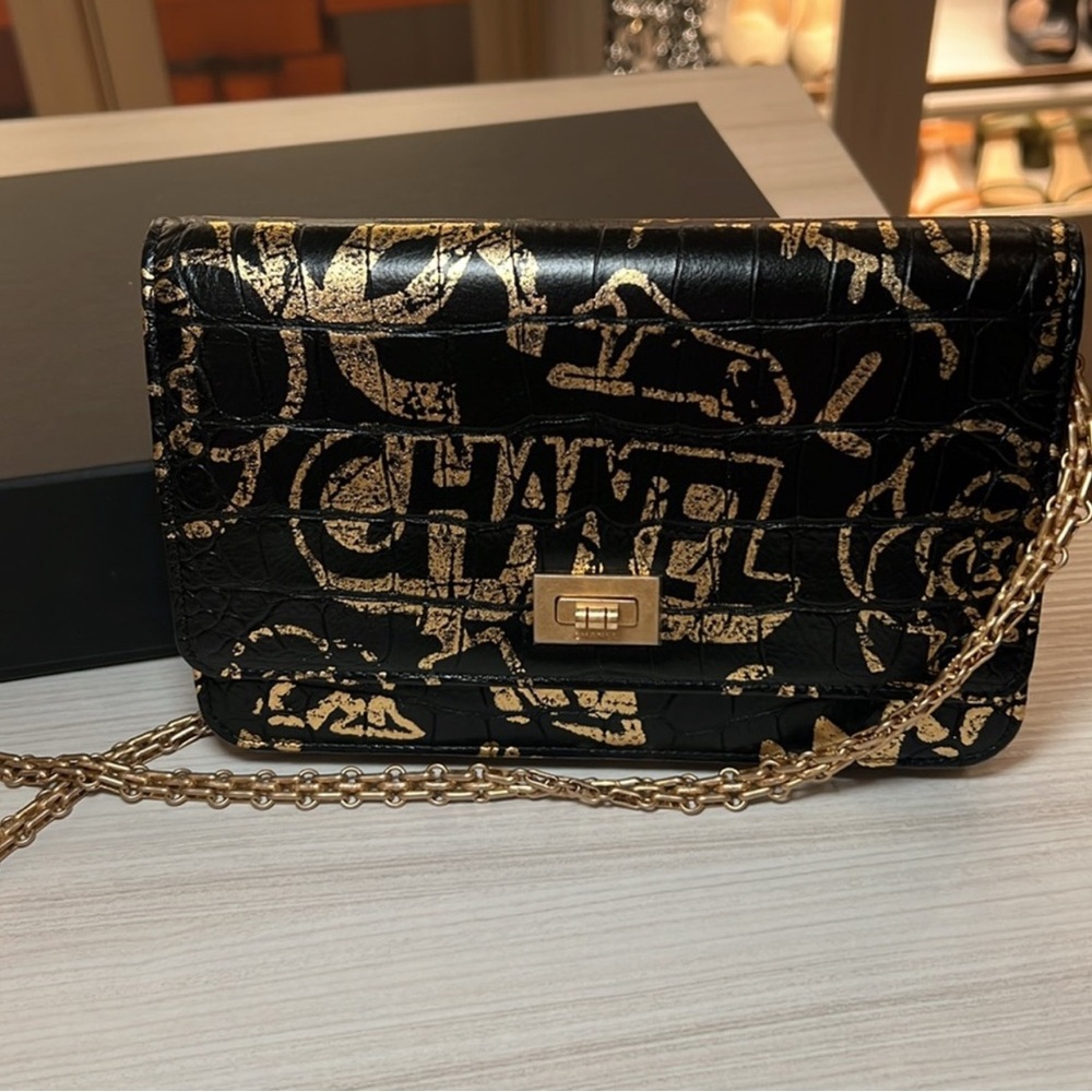 CHANEL Calfskin Crocodile Embossed Graffiti 2.55 Wallet On Chain